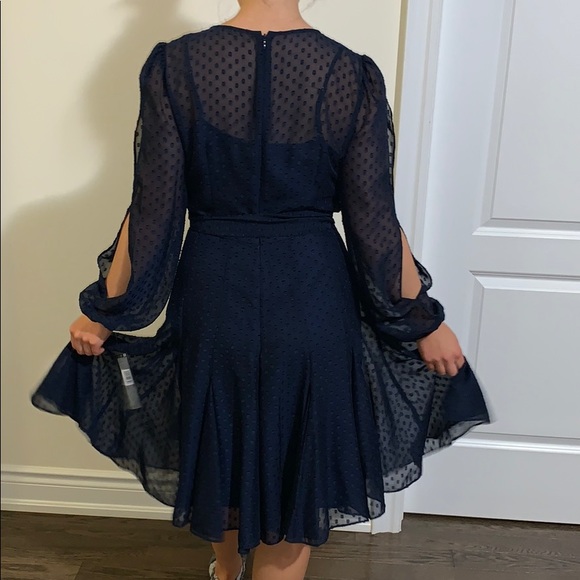 Flowy brand new dress from Tahari - Picture 2 of 3